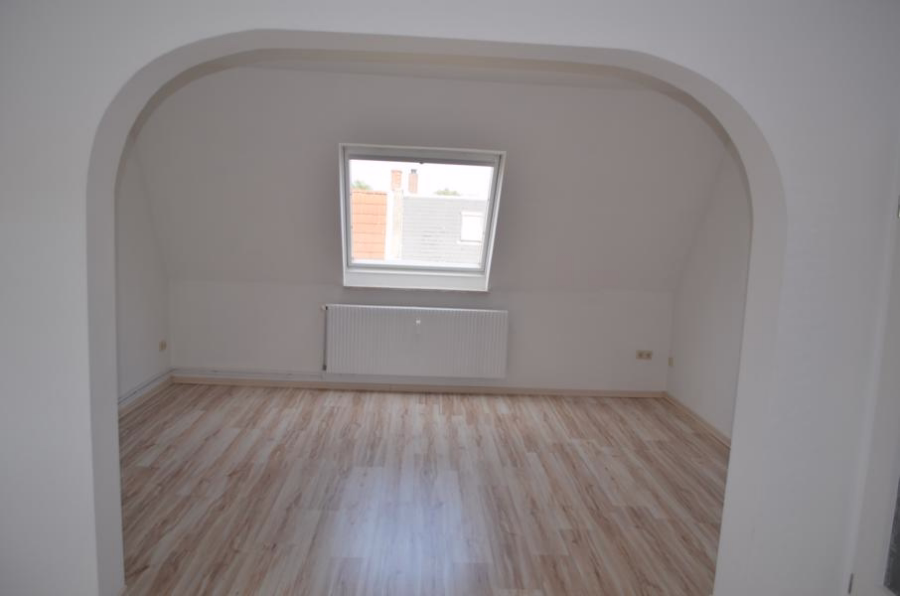 Wohnung in ruhiger und zentraler Lage, nähe UNI, 23562 Lübeck, Dachgeschosswohnung